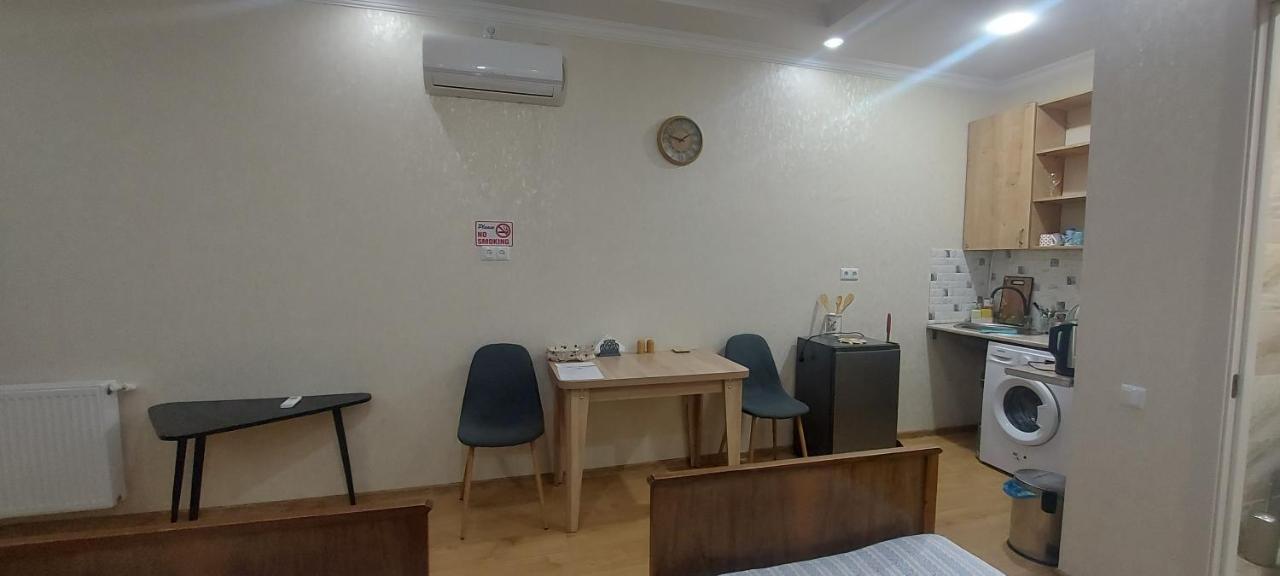 Cozy House IV Apartment Tbilisi ภายนอก รูปภาพ